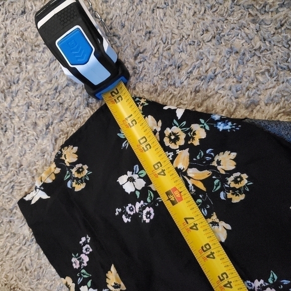 FLORAL Faux Wrap Dress - Picture 10 of 10